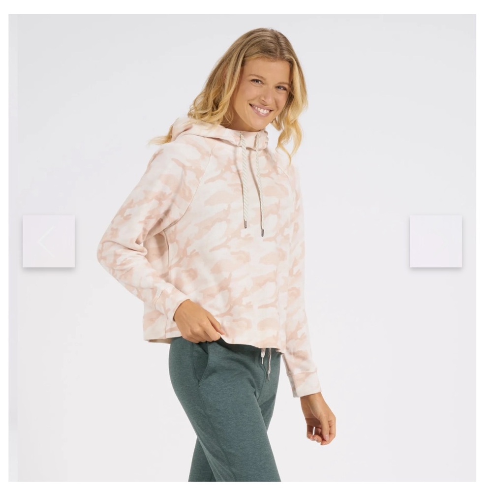 Vuori Women's Light Pink Beach Hoodie